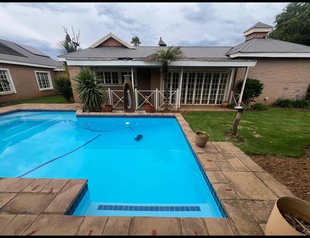 3 BEDROOM HOUSE FOR SALE IN GREENHILLS